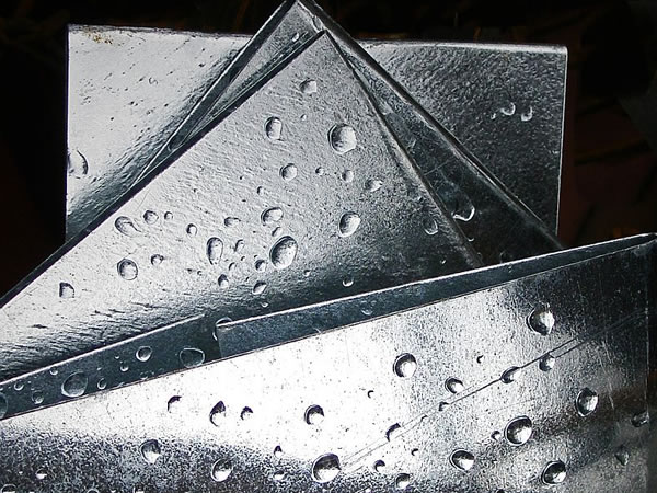 Metal with drops